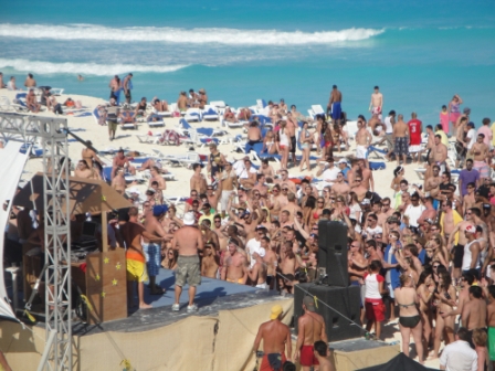 Oasis Cancun Parties