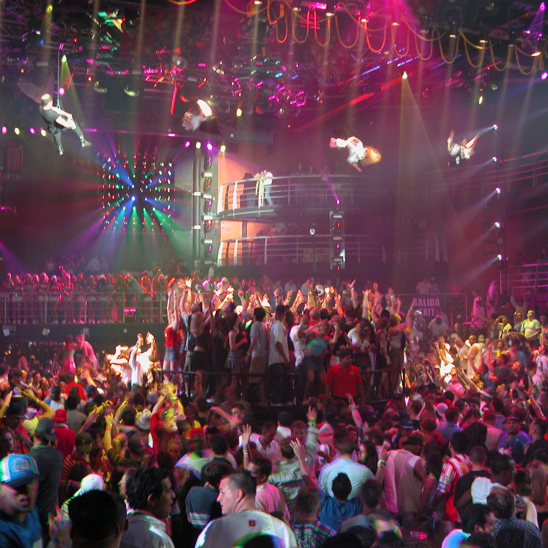 Coco Bongo Night Club 