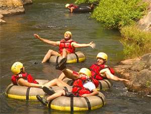 Tubing in Costa Rica at Spring Break