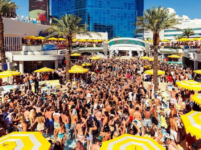 Fontainebleau Las Vegas LIV Beach