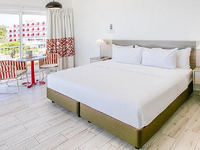 Grand Decameron Cornwall Beach, A Trademark All-Inclusive Resort - 