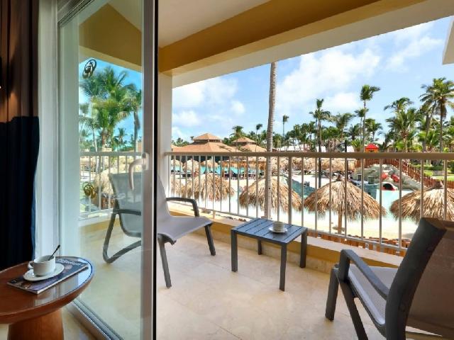 Deluxe Poolside - Grand Palladium Punta Cana Resort & Spa
