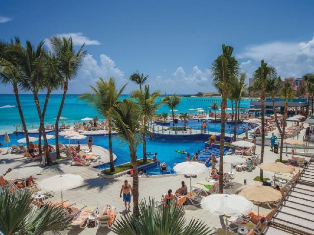 Hotel Riu Cancun Pool