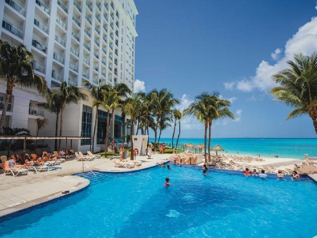 Hotel Riu Cancun Pool