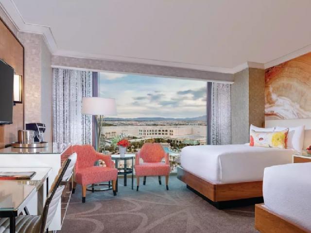 Mandalay Bay Resort And Casino - 