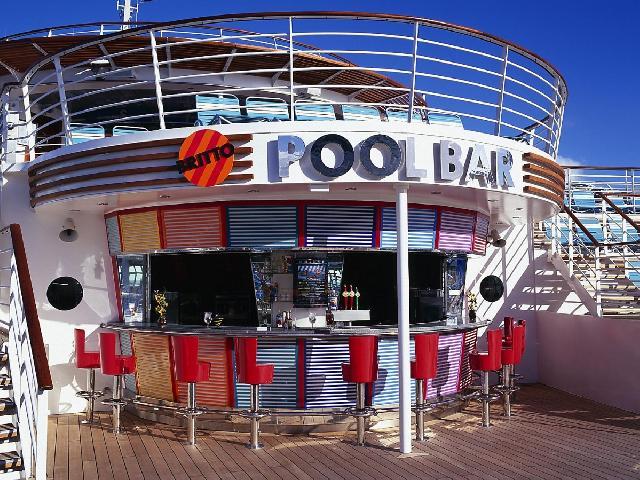 Mariner of the Seas Pool Bar