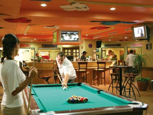 RIU Caribe Sports Bar