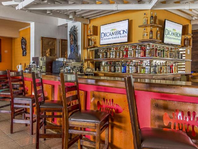 Grand Decameron Montego Beach - Central Bar