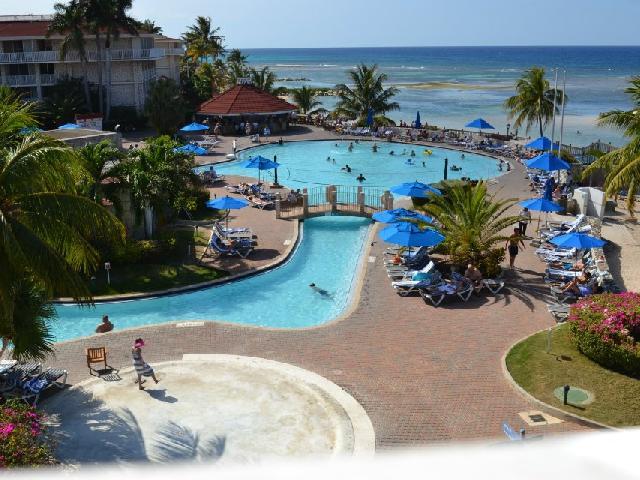  Holiday Inn Sunspree Resort - 