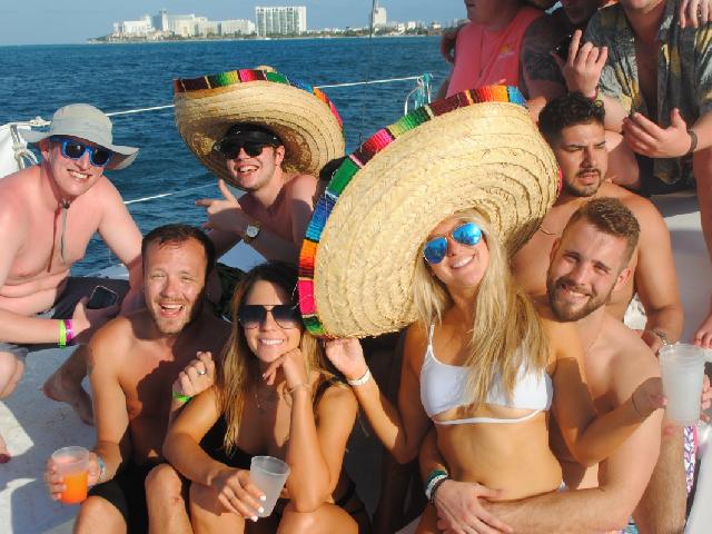 Party at Spring Break Party Cruise