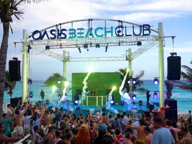 Cancun, Mexico - Oasis Beach Club