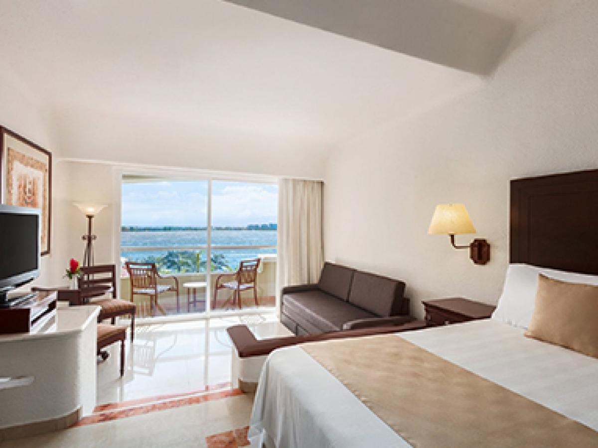 Gran Caribe Resort & Spa Cancun Mexico - Junior Suite