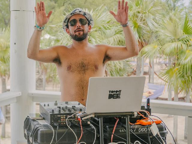 Spring Break Sand Dollar Island Adventure - Nassau, Bahamas